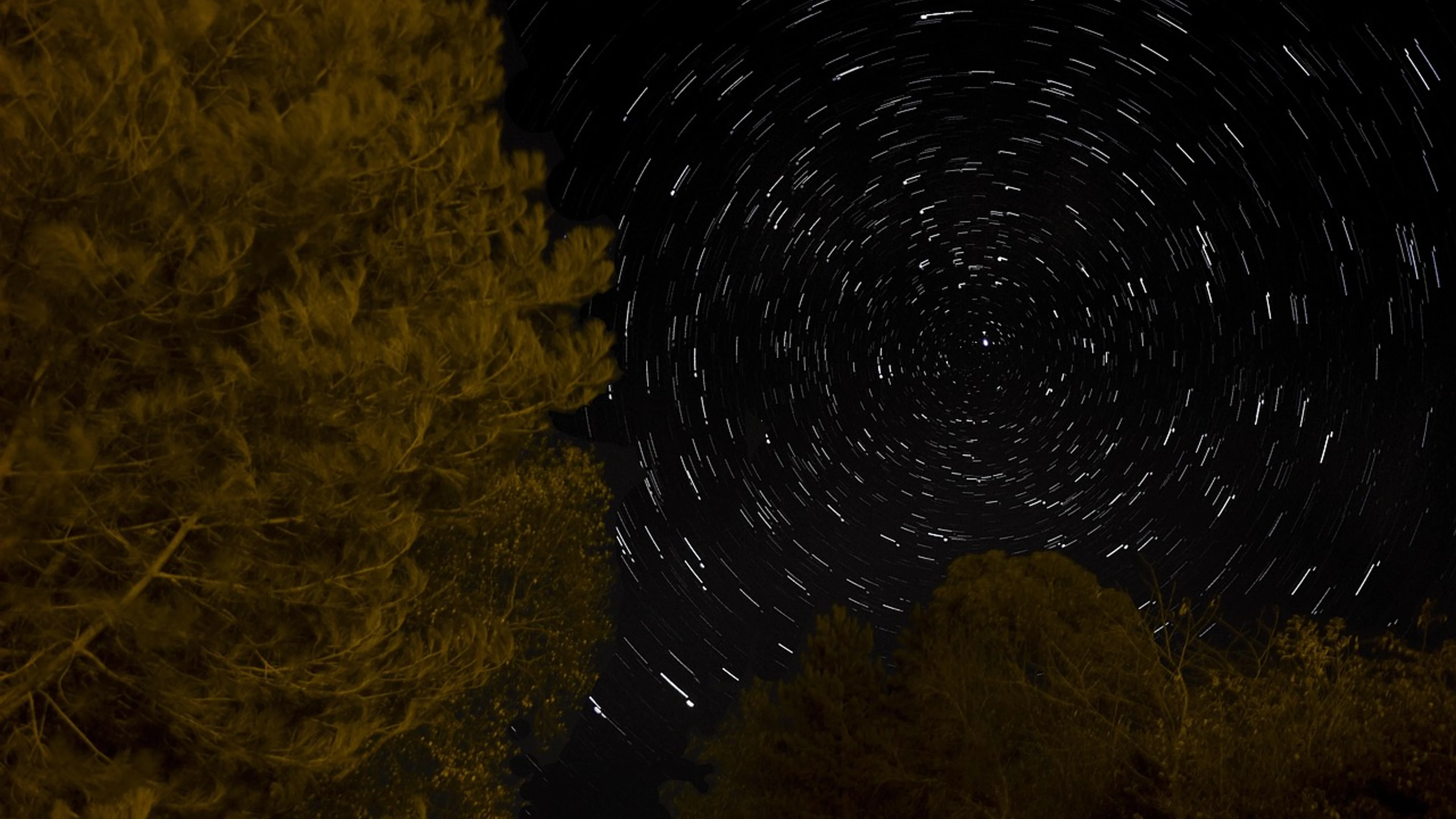 Star trail long - free 4K Ultra HD space wallpaper for desktop