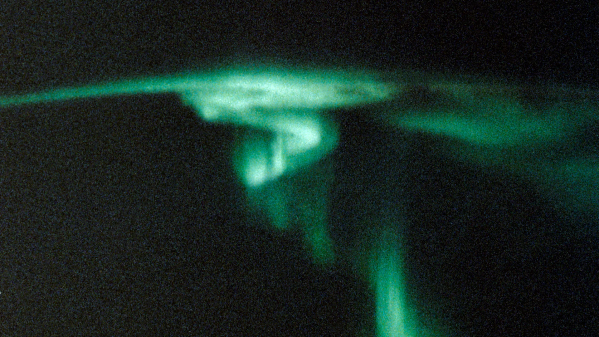 STS-45 Earth observation of the Aurora Australis or Southern Lights - free hd space wallpaper for desktop