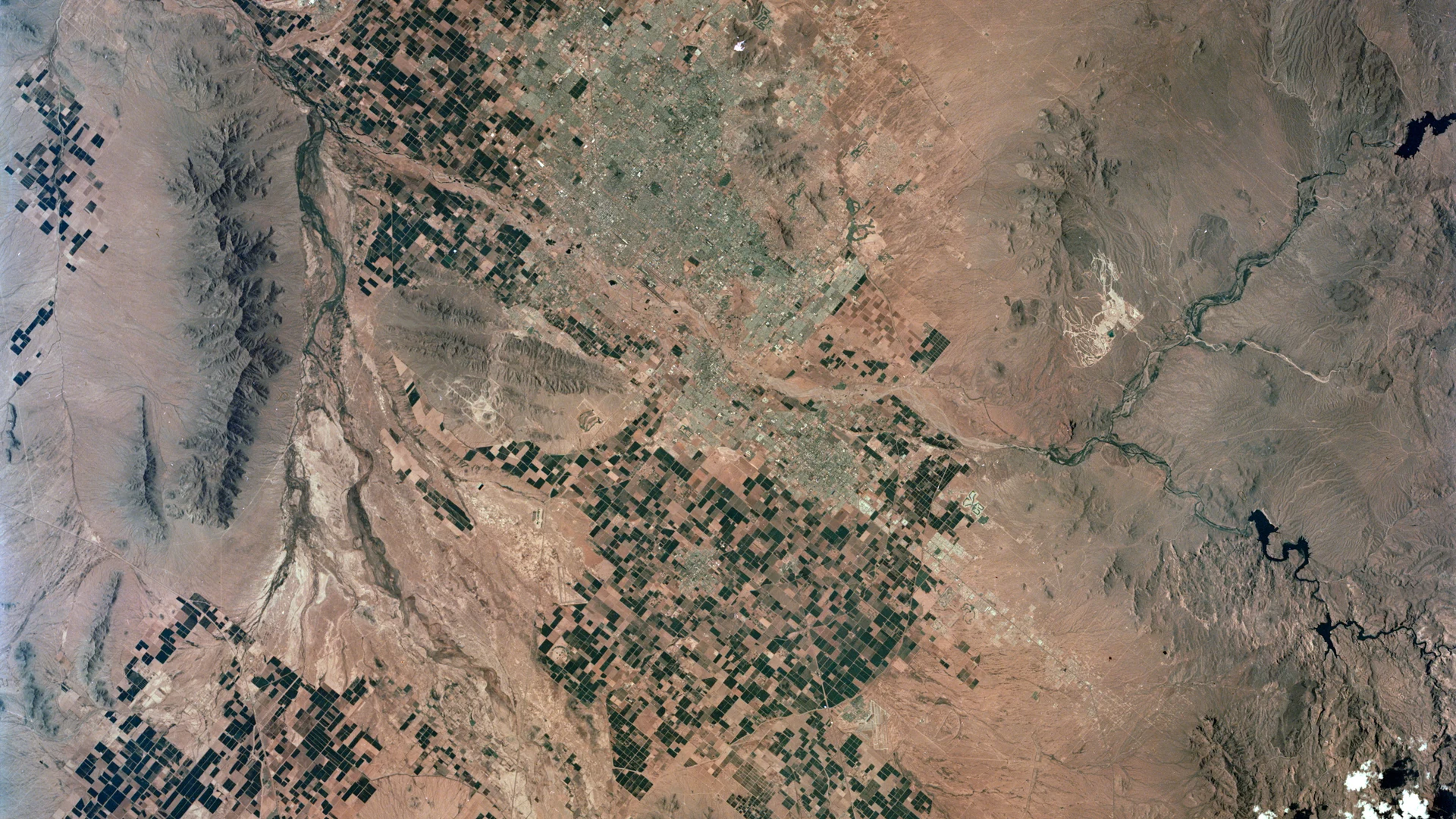 View - Phoenix, AZ - Metropolitan Area - AZ - free hd space wallpaper for desktop