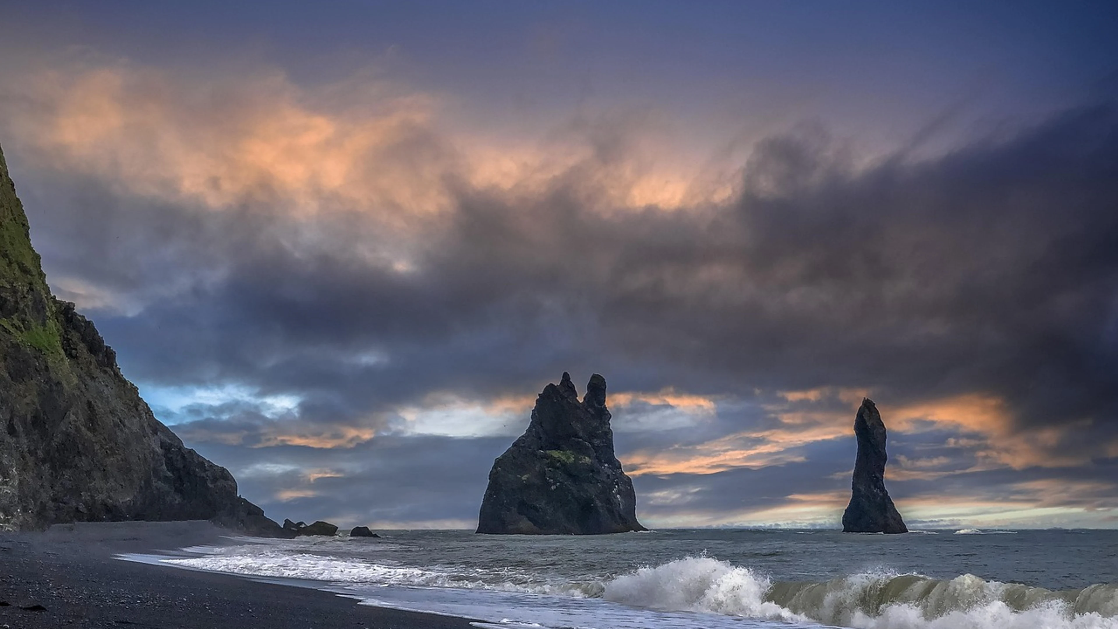 Beach waves sea - free 4K Ultra HD sunset wallpaper for desktop