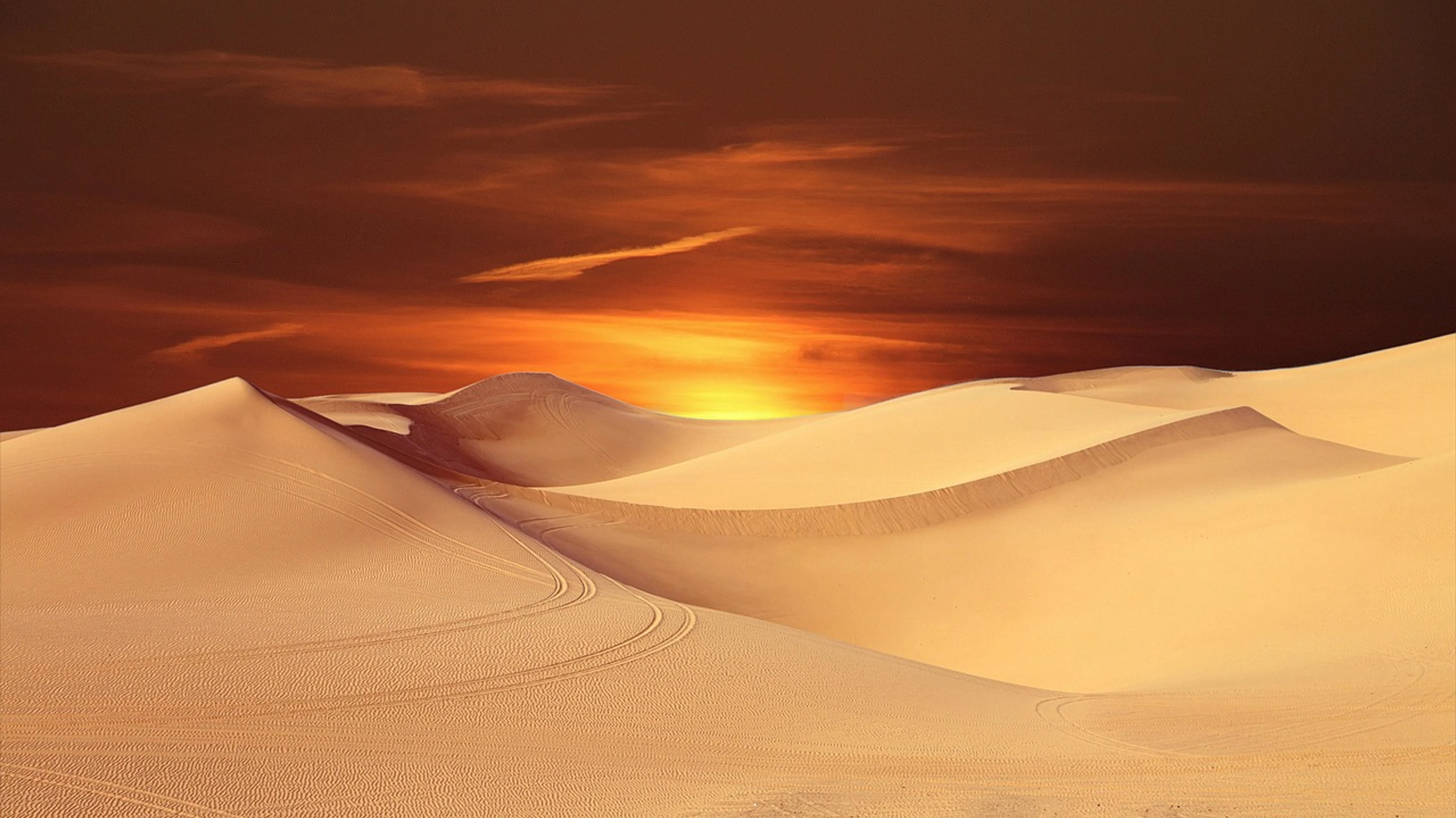 Desert landscape sunset - free 4K Ultra HD sunset wallpaper for desktop