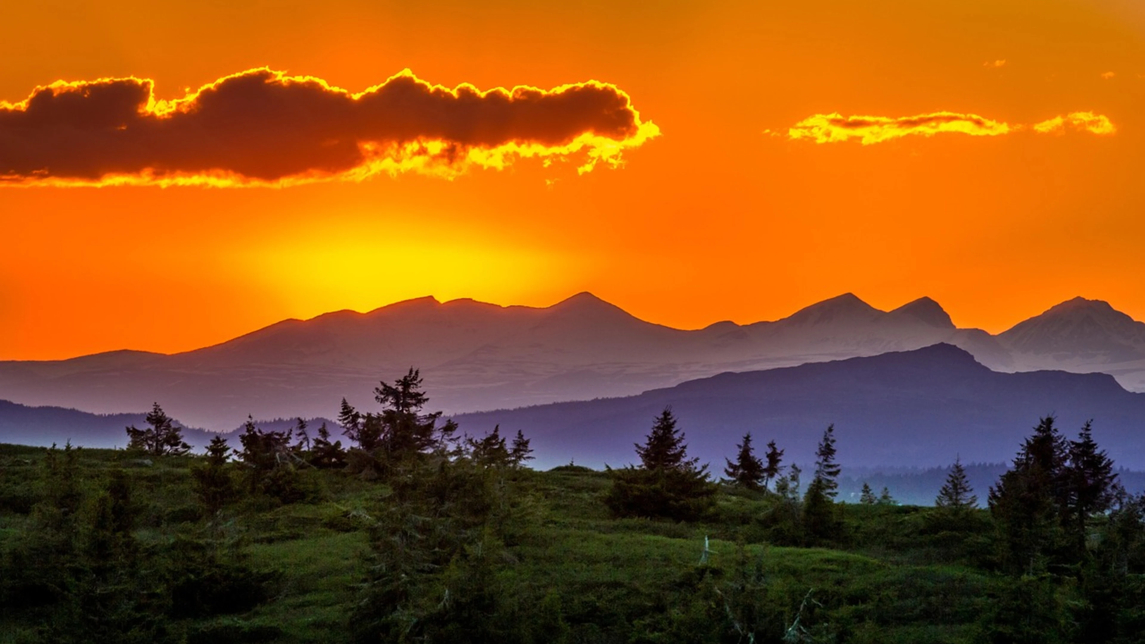 Mountains field sunset - free 4K Ultra HD sunset wallpaper for desktop