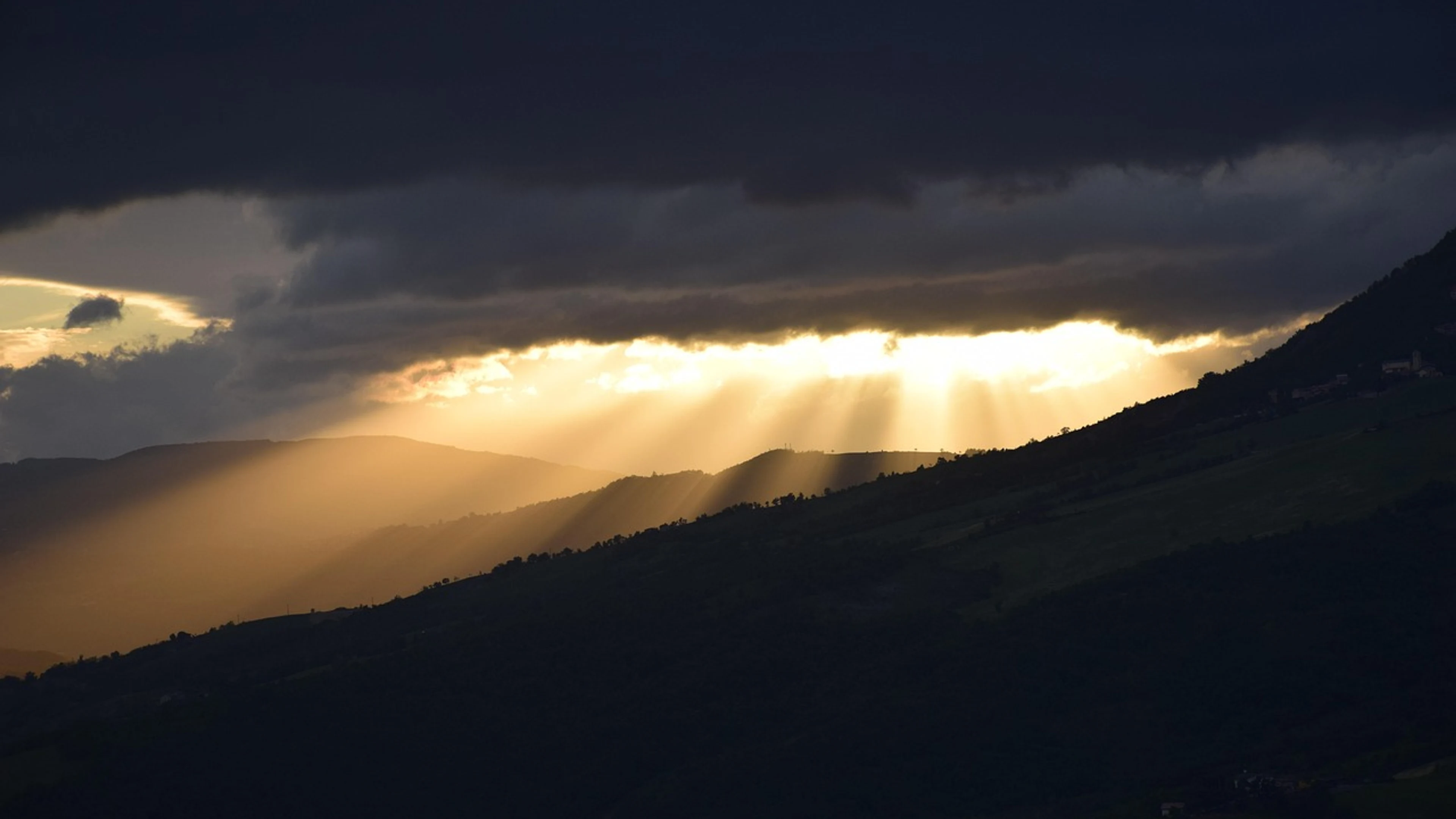 Mountains sunset nature - free 4K Ultra HD sunset wallpaper for desktop