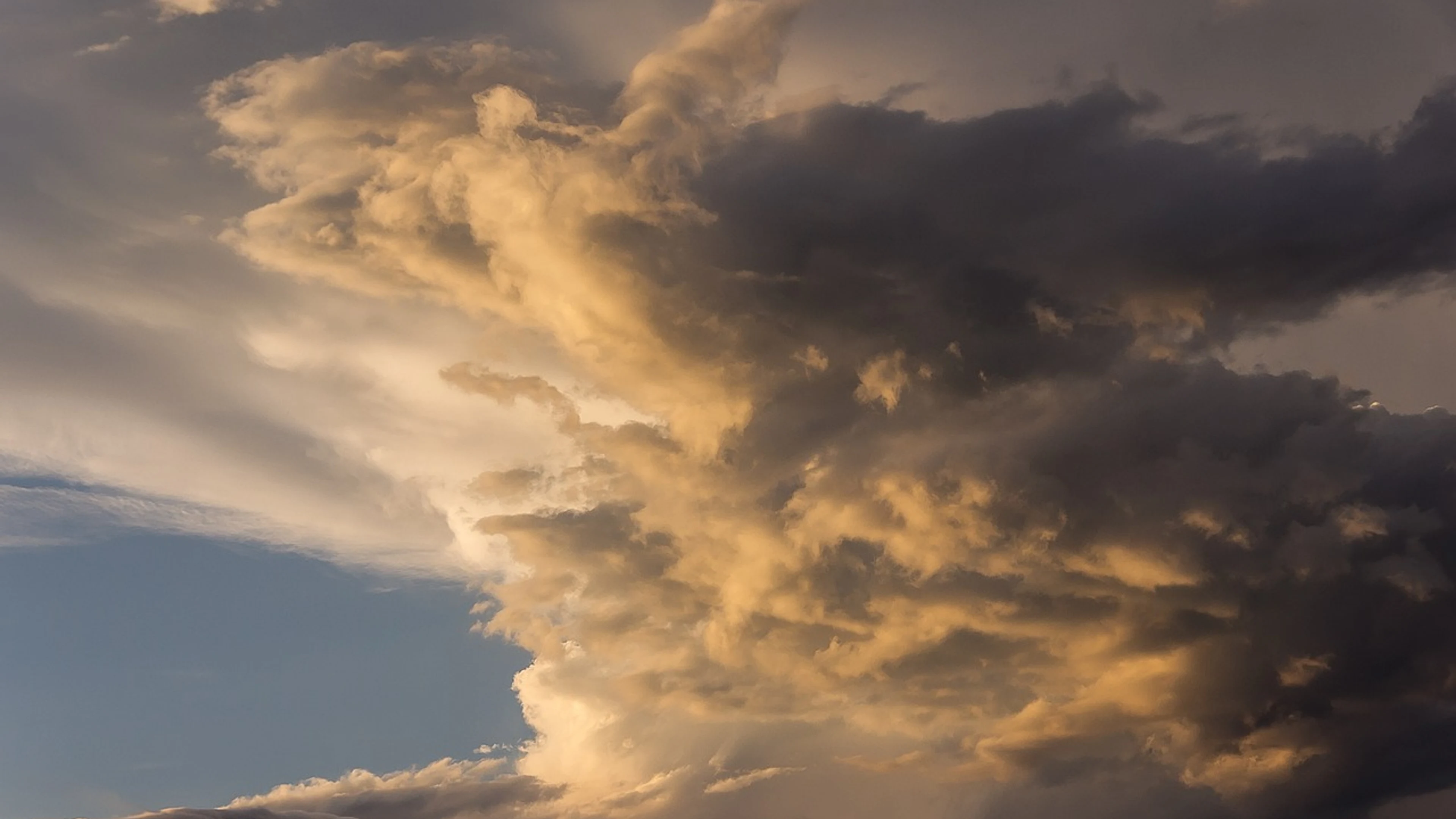 Sky clouds cumulonimbus - free 4K Ultra HD sunset wallpaper for desktop