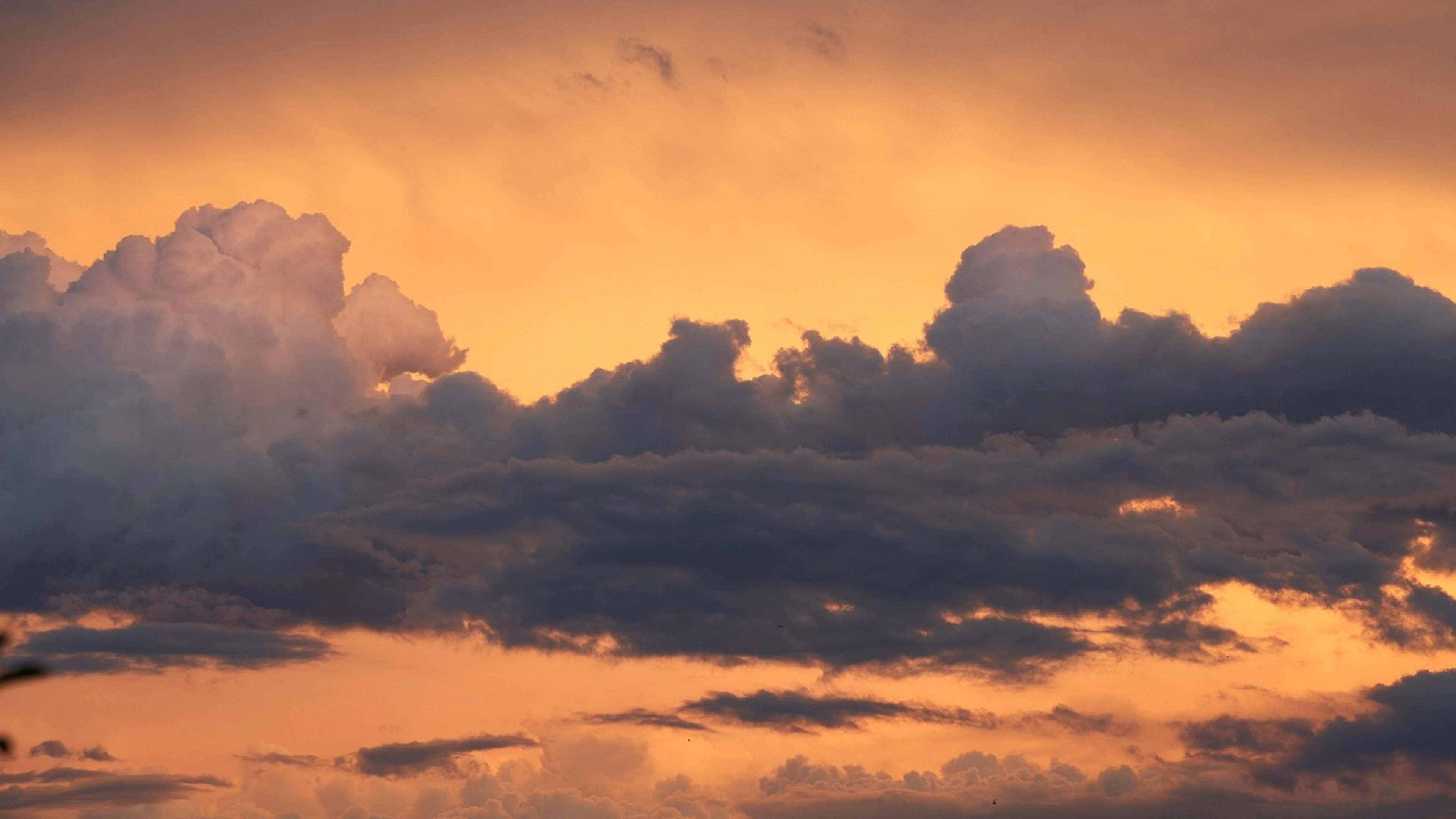 Sky clouds dusk - free 4K Ultra HD sunset wallpaper for desktop