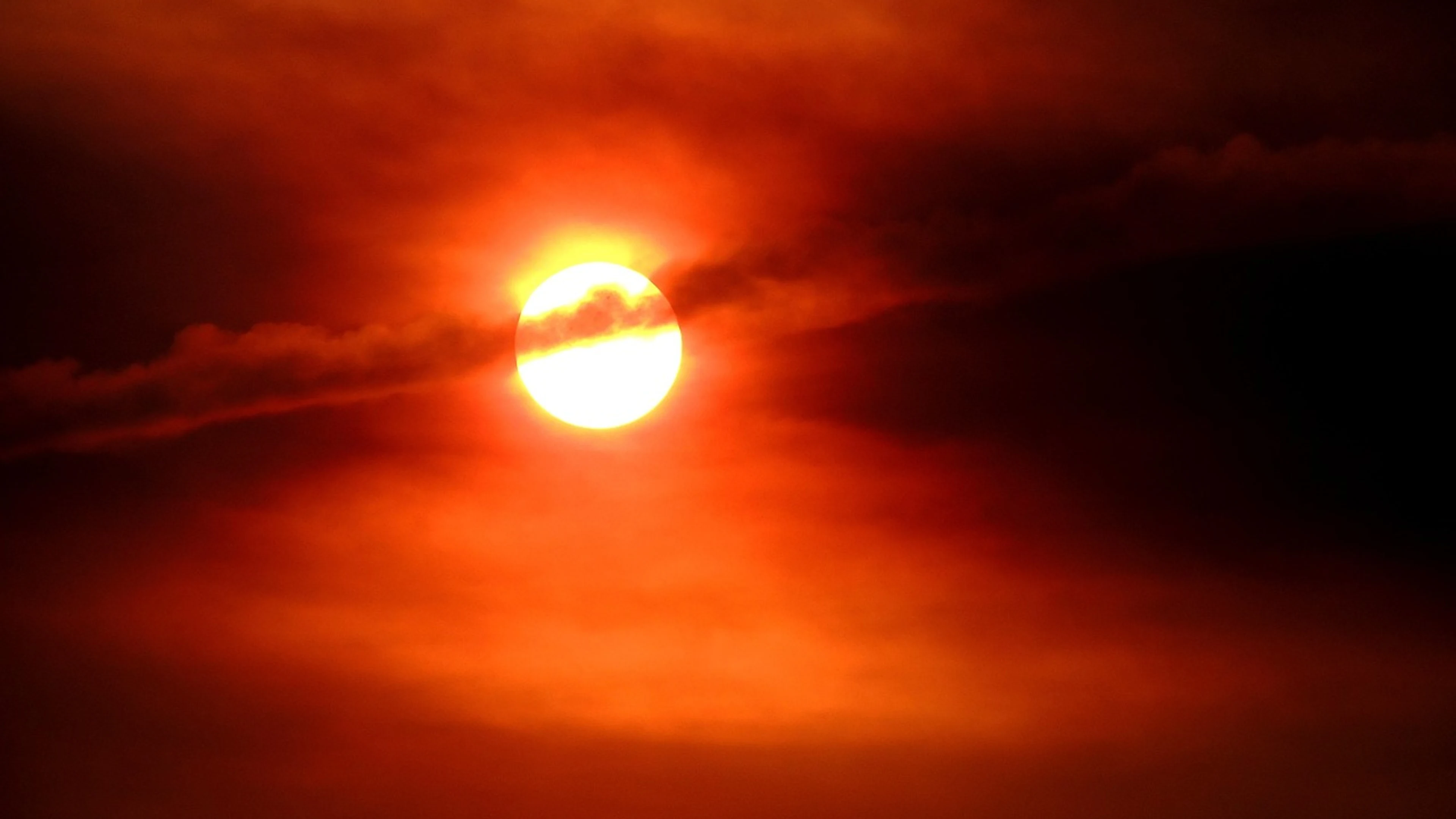 Sun sunset sky - free 4K Ultra HD sunset wallpaper for desktop