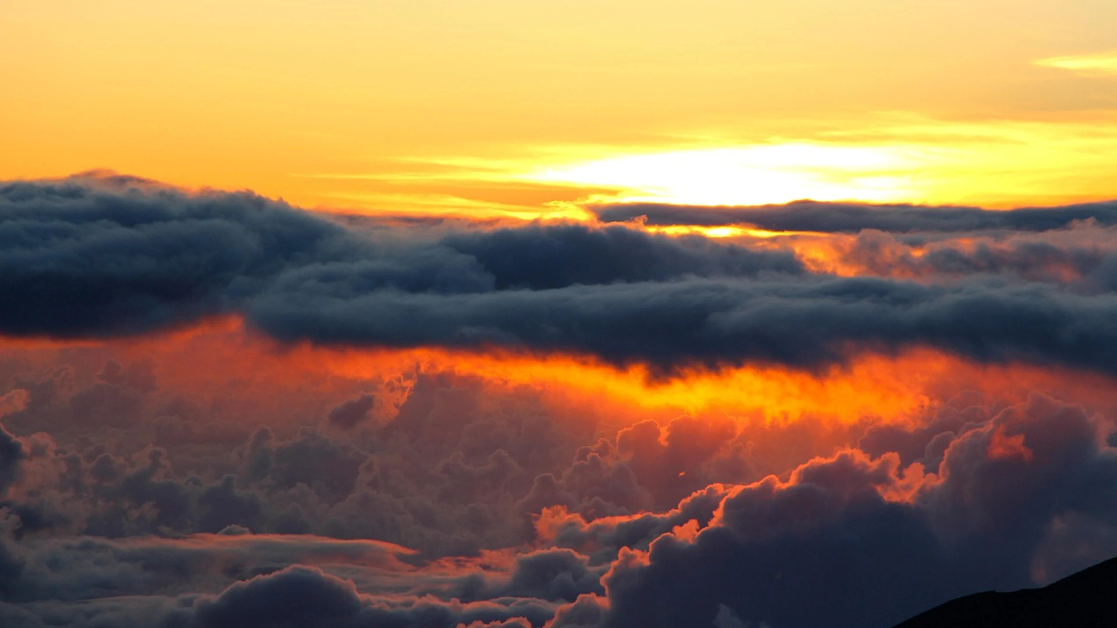 Sunrise clouds morning - free 4K Ultra HD sunset wallpaper for desktop