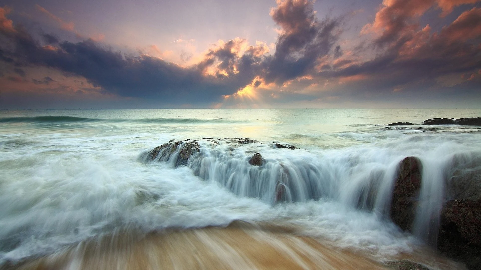 Sunrise ocean waves - free hd sunset wallpaper for desktop