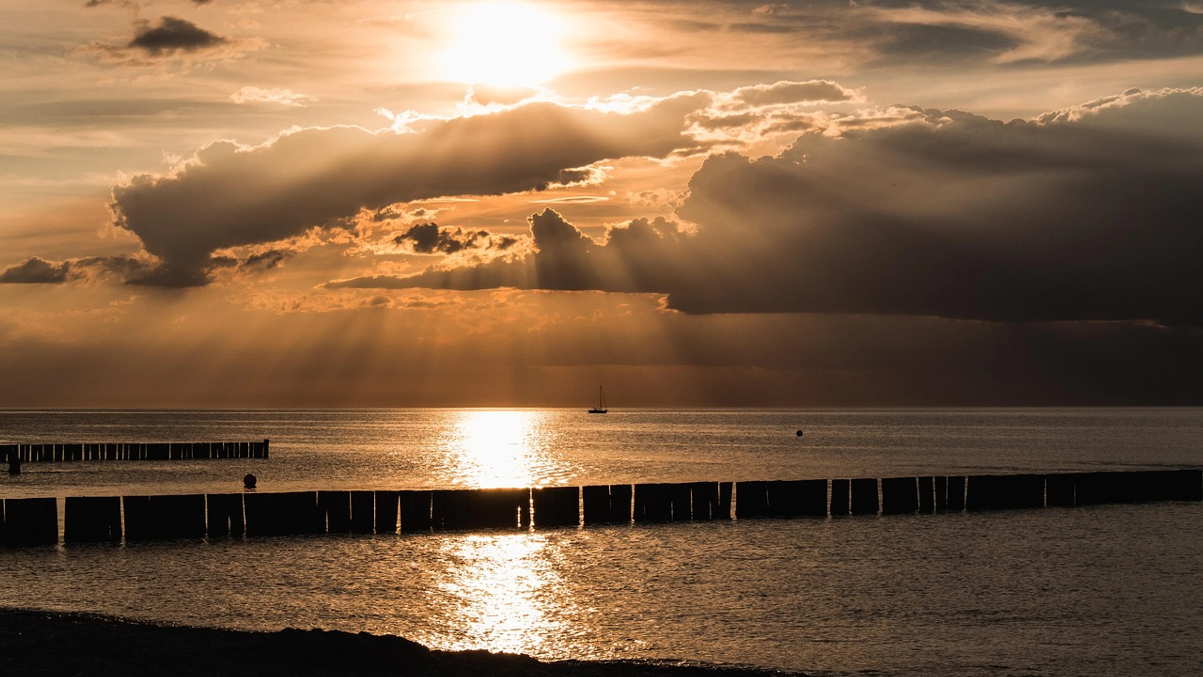 Sunset beach sea - free 4K Ultra HD sunset wallpaper for desktop