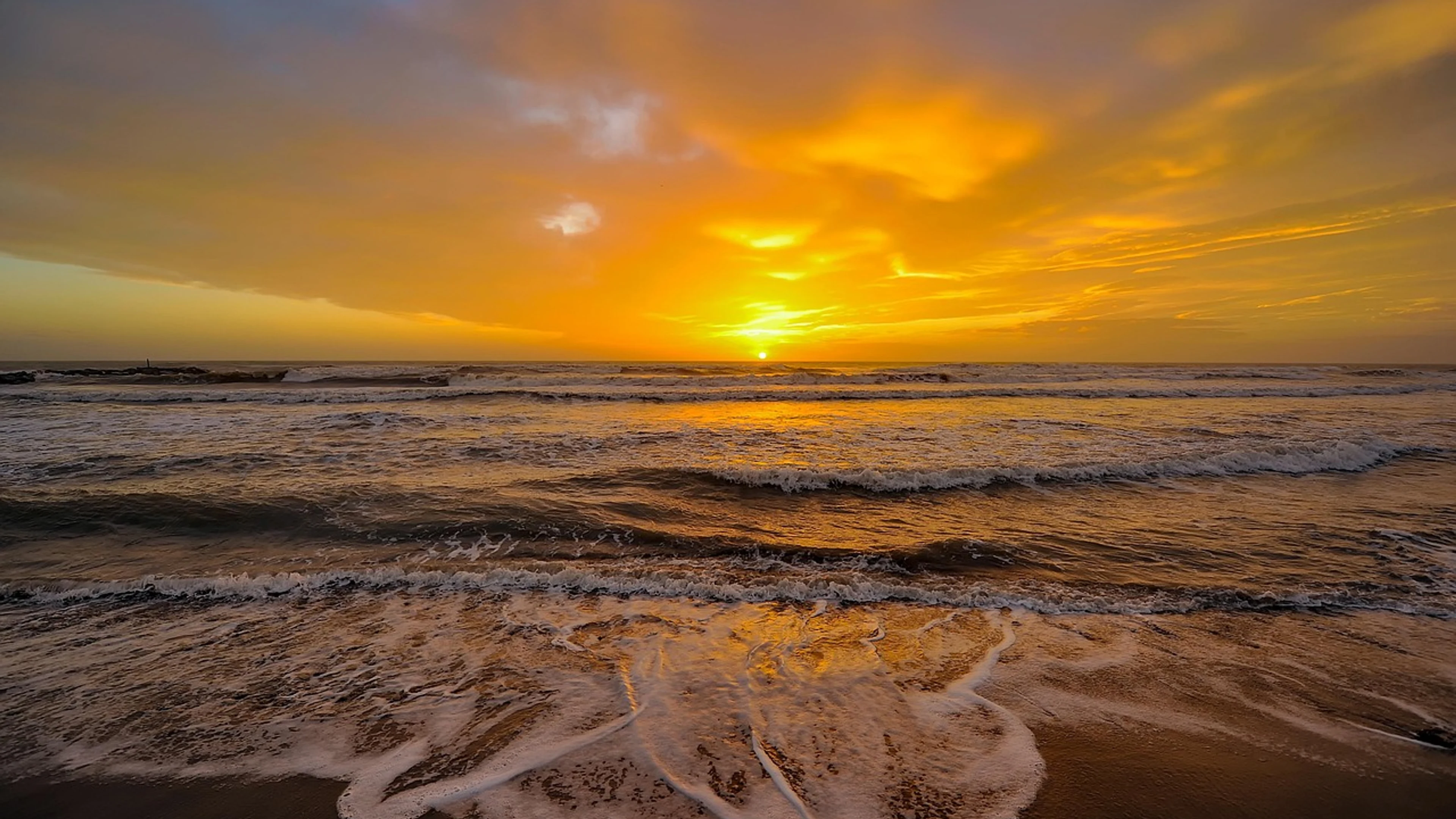 Sunset beach sea - free 4K Ultra HD sunset wallpaper for desktop