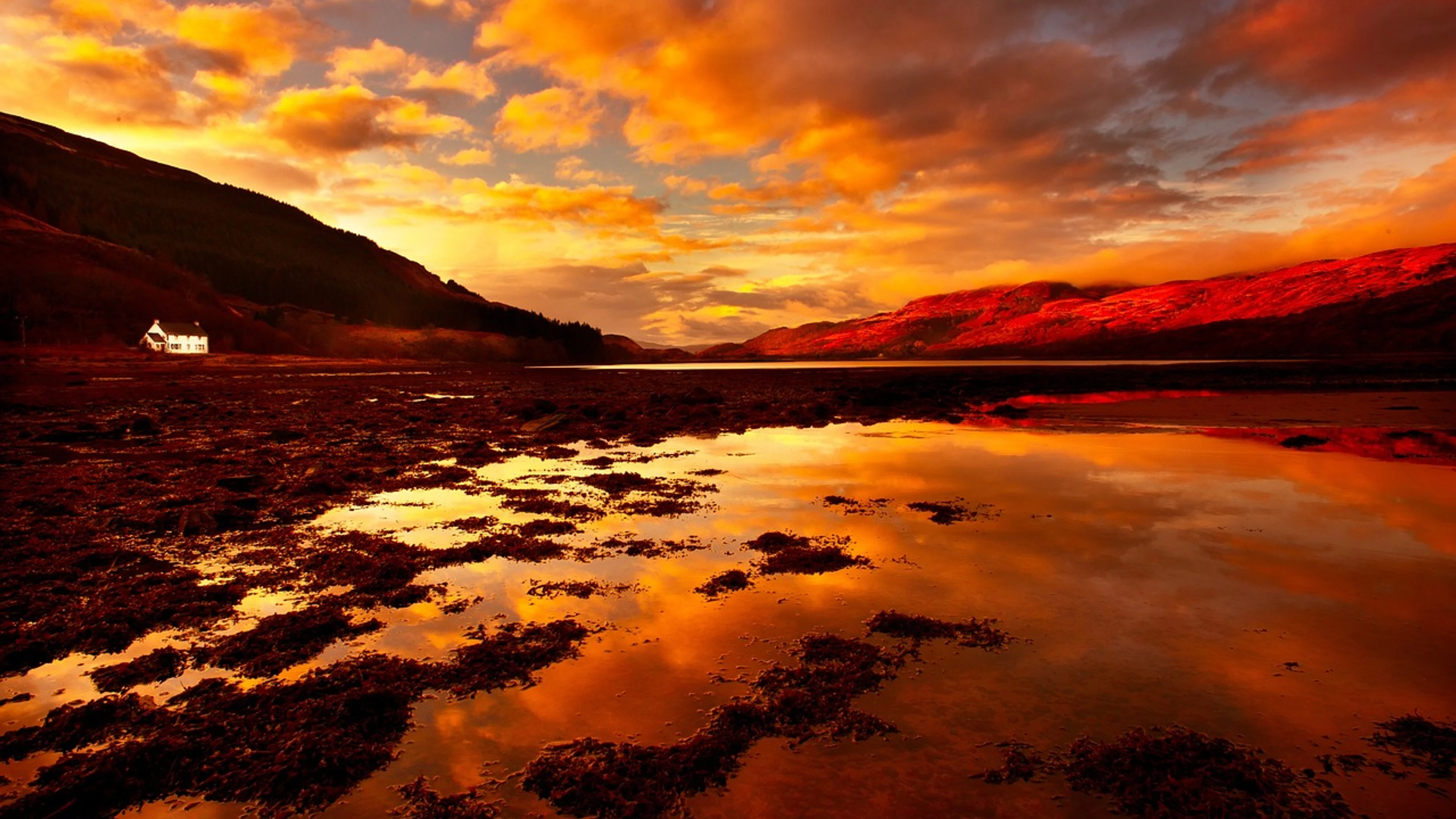 Sunset dramatic sky reflection - free 4K Ultra HD sunset wallpaper for desktop