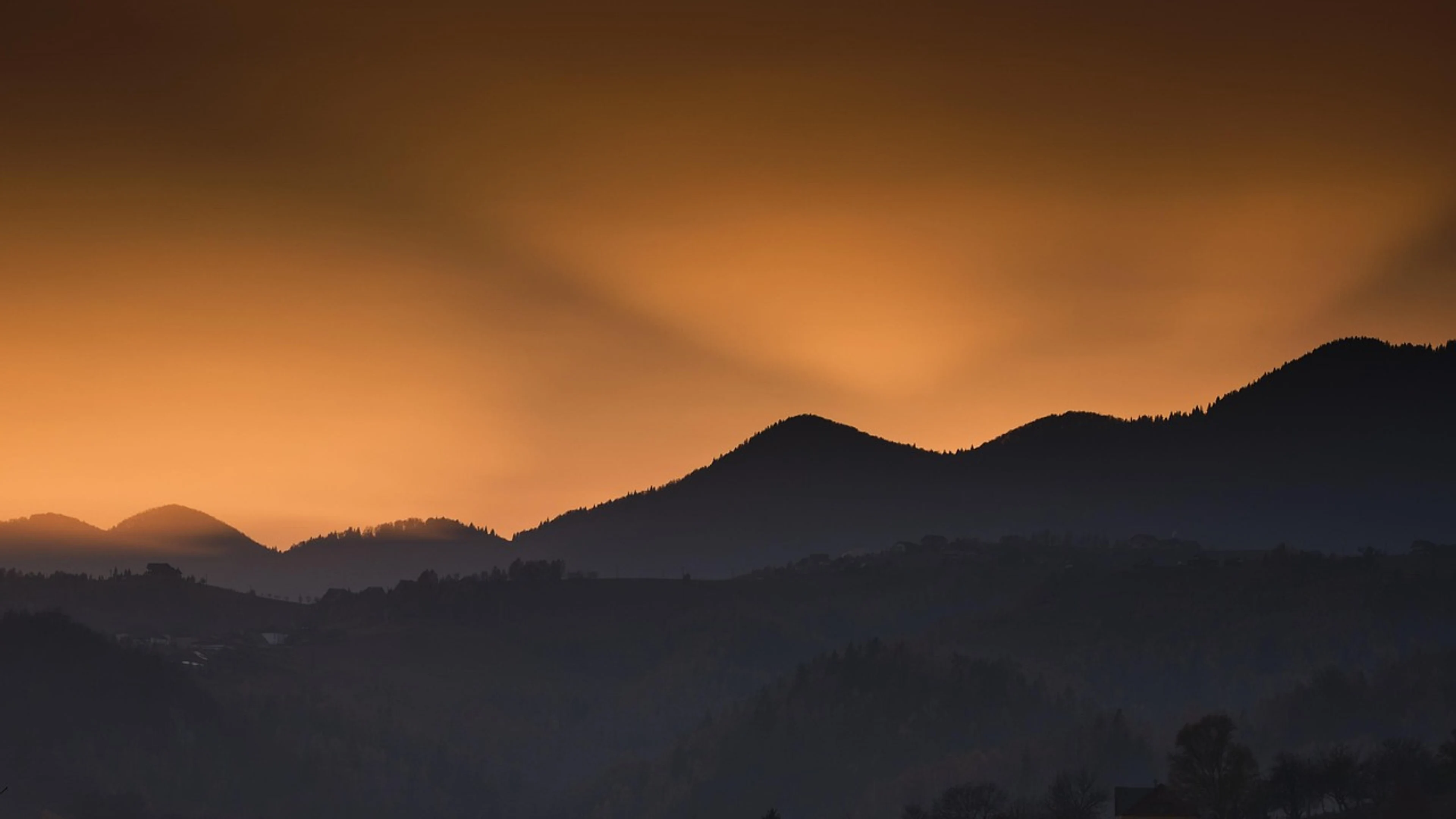 Sunset mountains landscape - free 4K Ultra HD sunset wallpaper for desktop