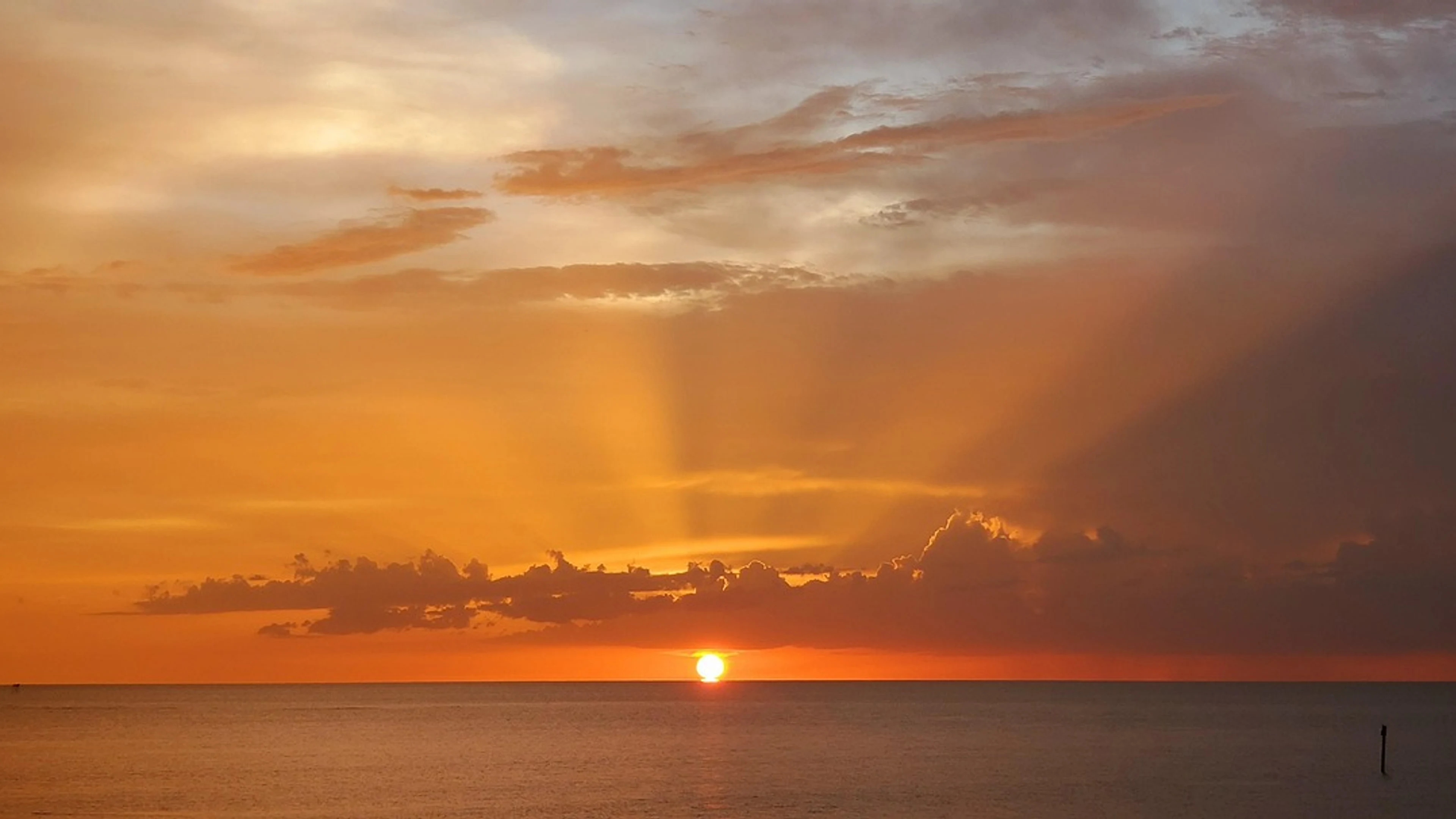 Sunset sunrise lake - free 4K Ultra HD sunset wallpaper for desktop